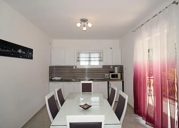 奥姆布拉公寓酒店 公寓 扎达尔