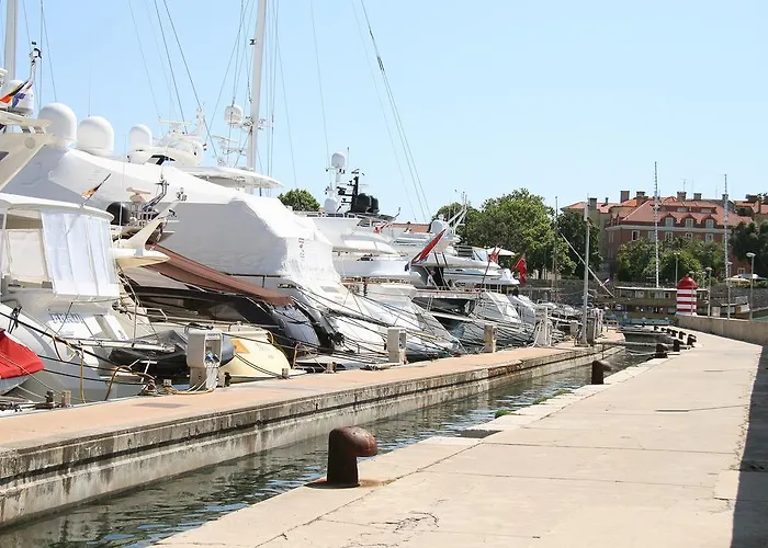 奥姆布拉公寓酒店 扎达尔